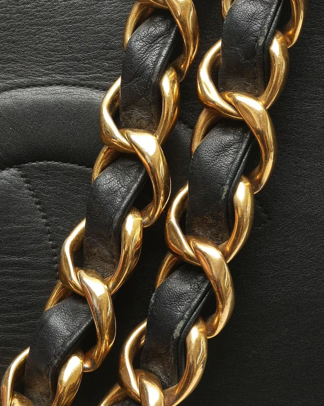 Chanel CC Chain Tote Bag in Leather from A Retro Tale, photo 8 of 17