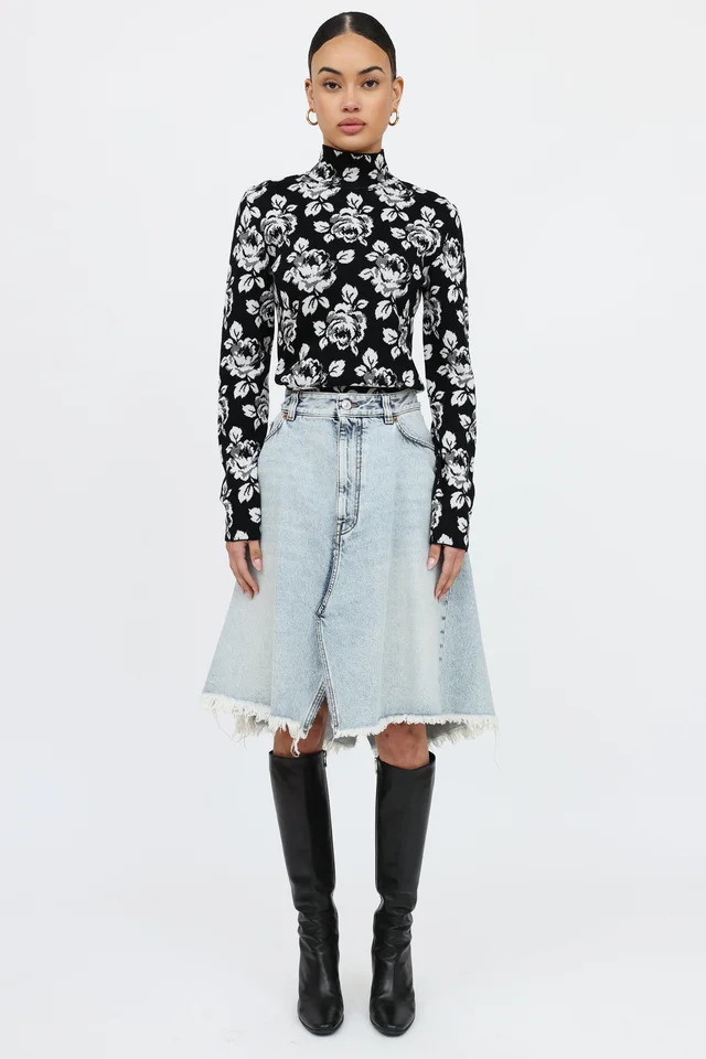 Balenciaga Knit Floral Top in Wool from VSP Consignment, photo 2 of 2