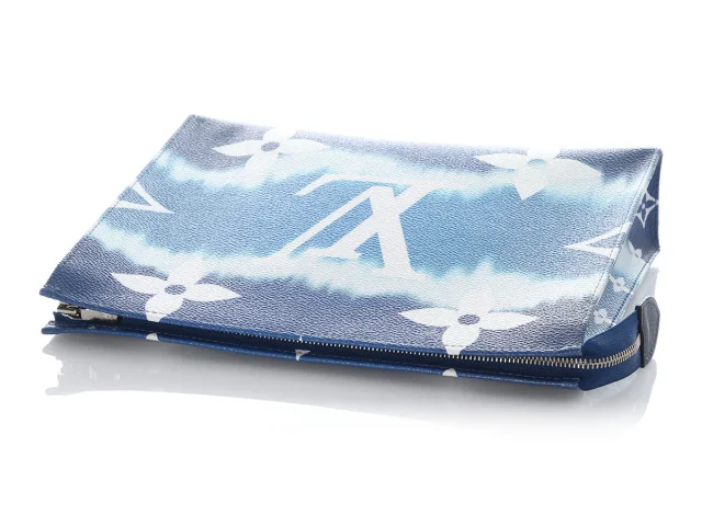 Louis Vuitton Escale Toiletry 26 in Canvas from Ann's Fabulous Finds, photo 7 of 9