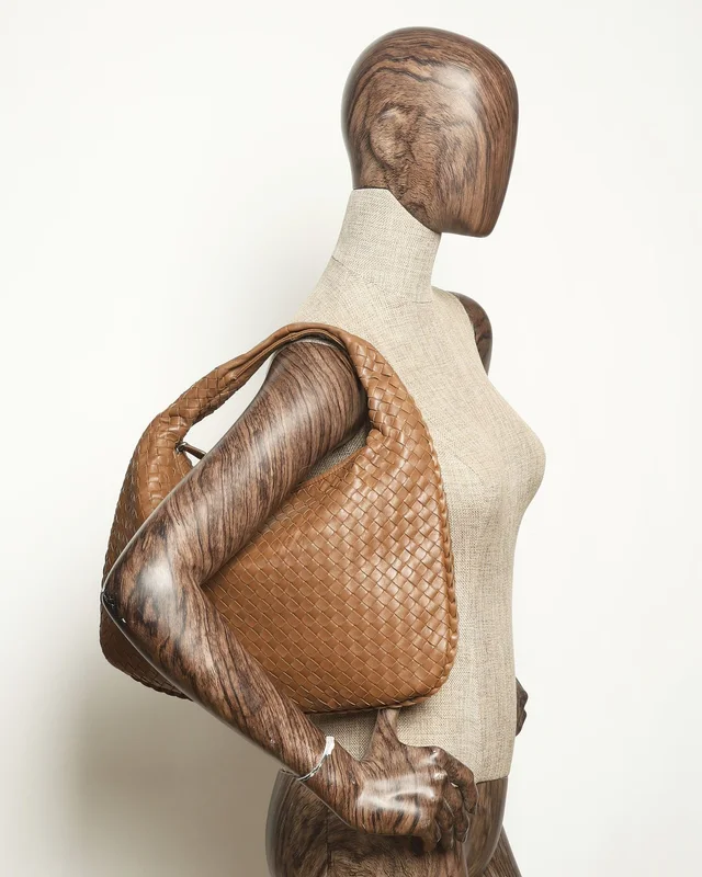 Bottega Veneta Medium Intrecciato Hobo Bag in Woven leather from A Retro Tale, photo 9 of 9