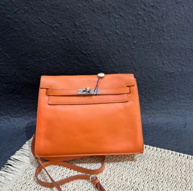 Hermès Kelly Danse ( M-shaped) from Luxury Promise, photo 1 of 1