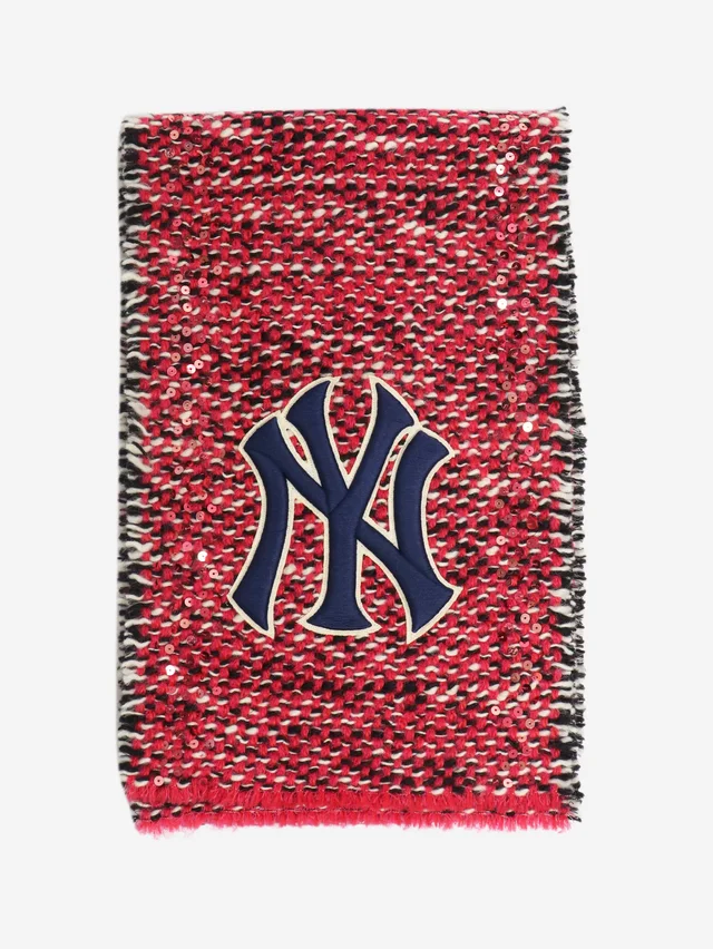Gucci NY Yankees pink sequin knit scarf in Pink Wool from Sign of the Times