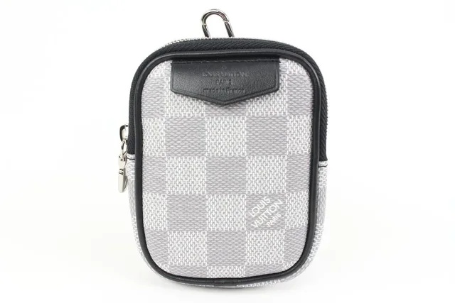 Louis Vuitton Ultra Rare White Damier Graphite Pouch in White Canvas from Bagriculture