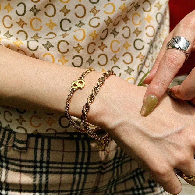 Givenchy Twist Chain Bracelet Gold in Gold from VINTAGE QOO TOKYO