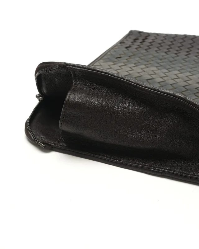 Bottega Veneta Intrecciato Laptop Case 16-Inch in Woven leather from A Retro Tale, photo 3 of 10