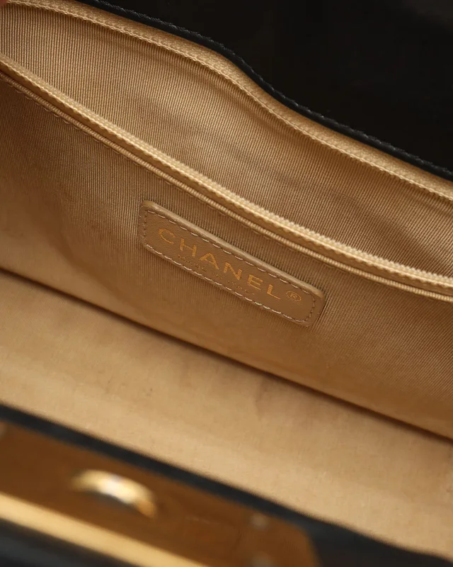 Chanel Maharaja Patent Shoulder Bag in Patent leather from A Retro Tale, photo 10 of 14