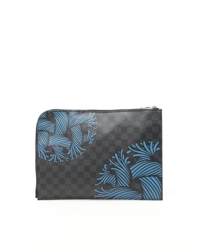 Louis Vuitton Damier Graphite Laptop Case 15-Inch in Grey Canvas from A Retro Tale, photo 2 of 8