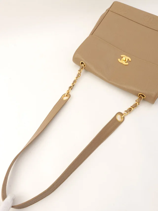 Chanel Circa 1997 Caviar Skin 6CC Mark Stitch Shoulder Bag, Beige in Beige Caviar leather from VINTAGE QOO TOKYO, photo 11 of 12