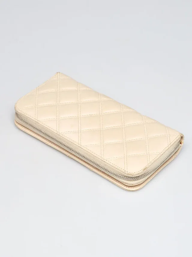 Chanel Dark White Quilted Leather (PNY- Paris New York) Zippy Wallet in White Leather from Yoogis, photo 9 of 10