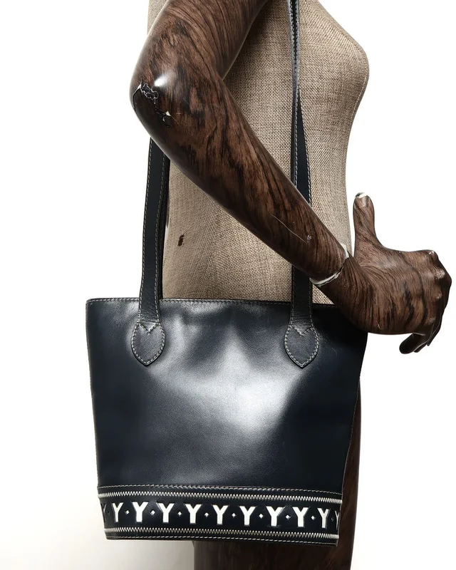 Saint Laurent Y Tote Bag in Leather from A Retro Tale, photo 8 of 8