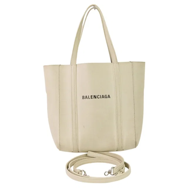 Balenciaga Everyday Tote Bag in Leather from LuxUness