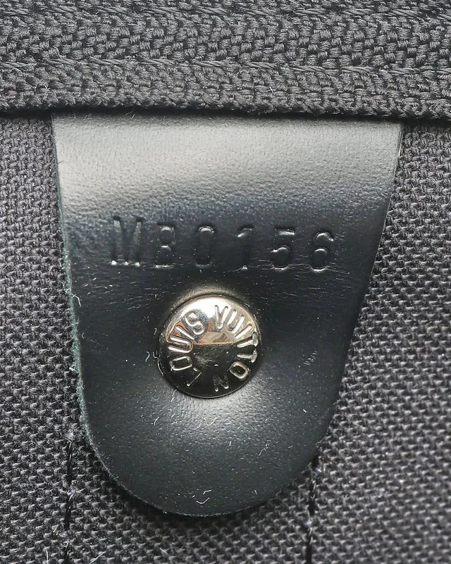 Louis Vuitton Damier Graphite Keepall 45 Bandoulière Weekend Bag in Grey Canvas from A Retro Tale, photo 8 of 9