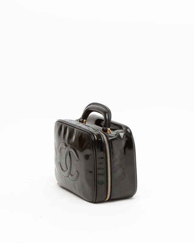 Chanel CC Patent Vanity Crossbody Bag in Patent leather from A Retro Tale, photo 2 of 12