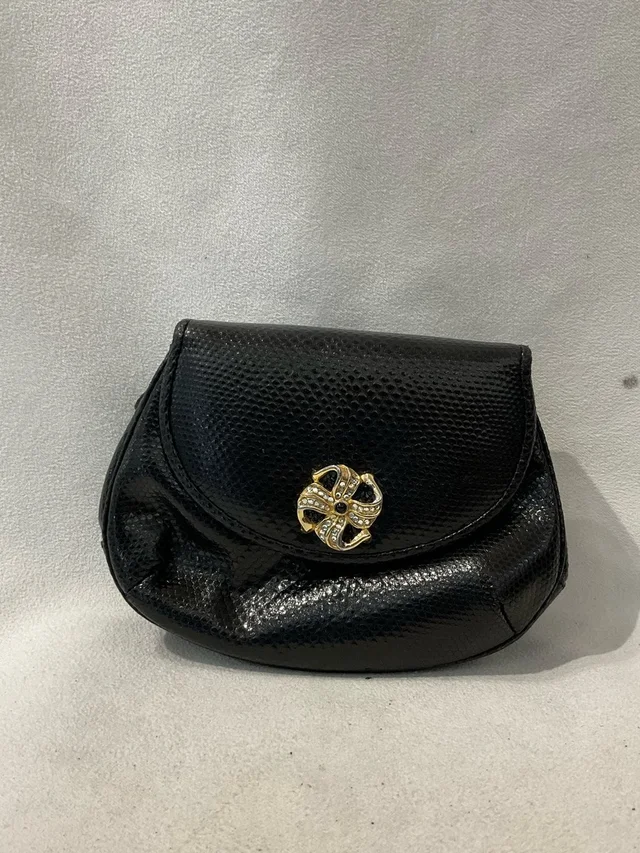 Judith Leiber Shoulder Bag handbags in black Leather from Poshmark, photo 1 of 1