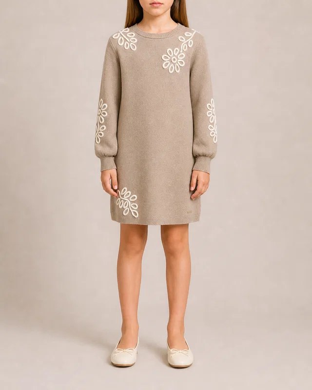 Chloé Kids Beige Knit Dress with White Floral Embroideries and Gold Logo Size 10 years in White from Sellier