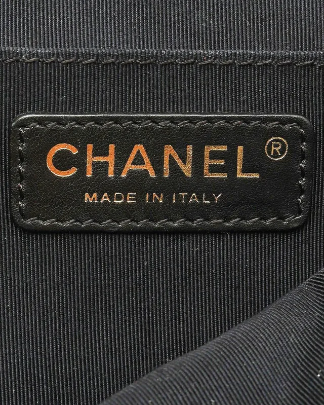 Chanel Classic Soft Medium Valentines Heart Charm Single Flap Bag in Leather from A Retro Tale, photo 9 of 11
