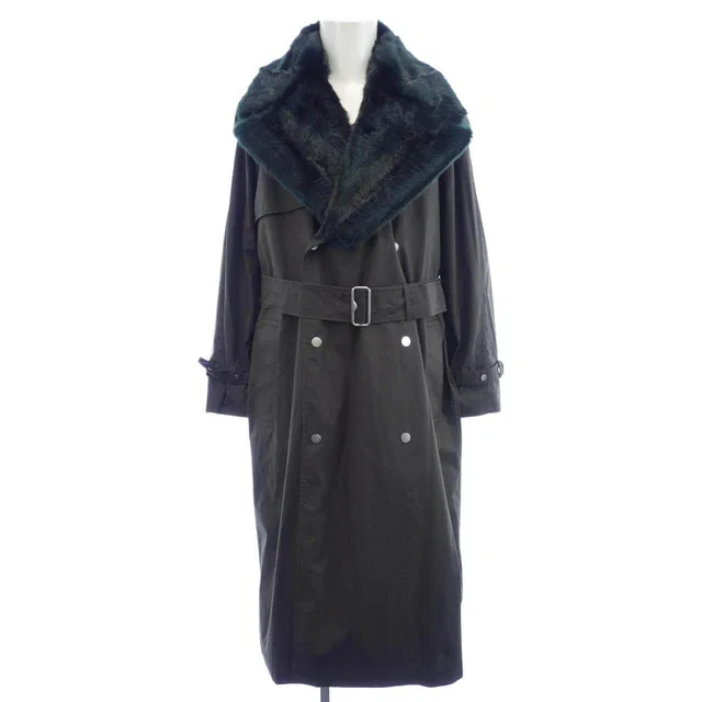 Burberry Trench Coat from LuxUness