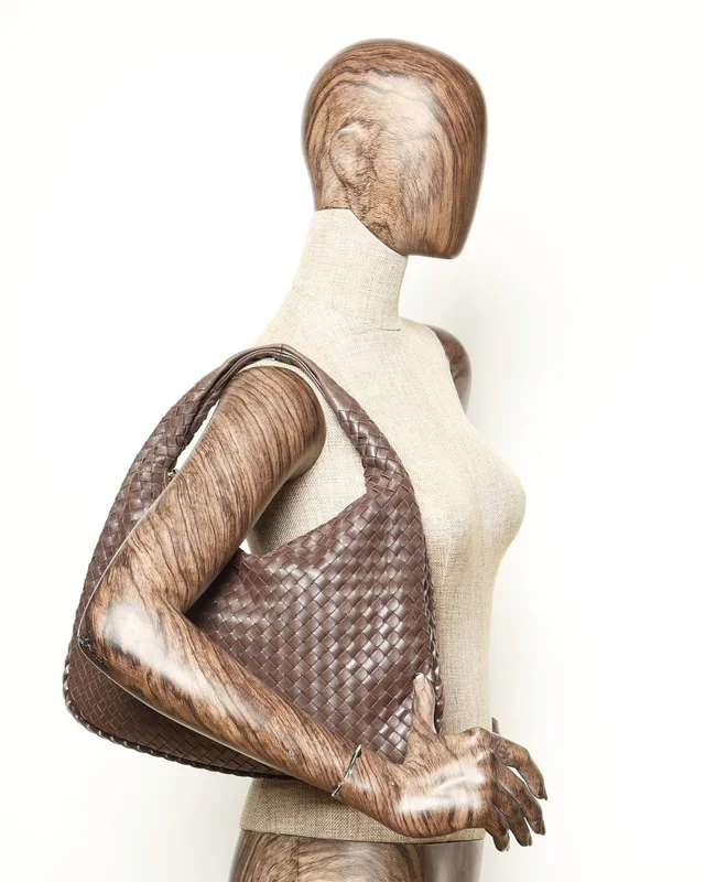 Bottega Veneta Medium Intrecciato Hobo Bag in Woven leather from A Retro Tale, photo 10 of 10