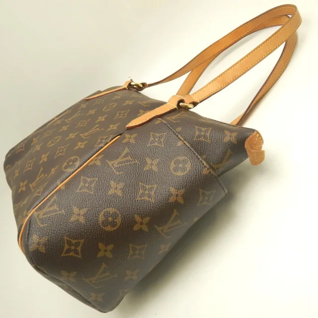 Louis Vuitton Monogram Tote Bag in Brown Canvas from LuxUness, photo 3 of 8