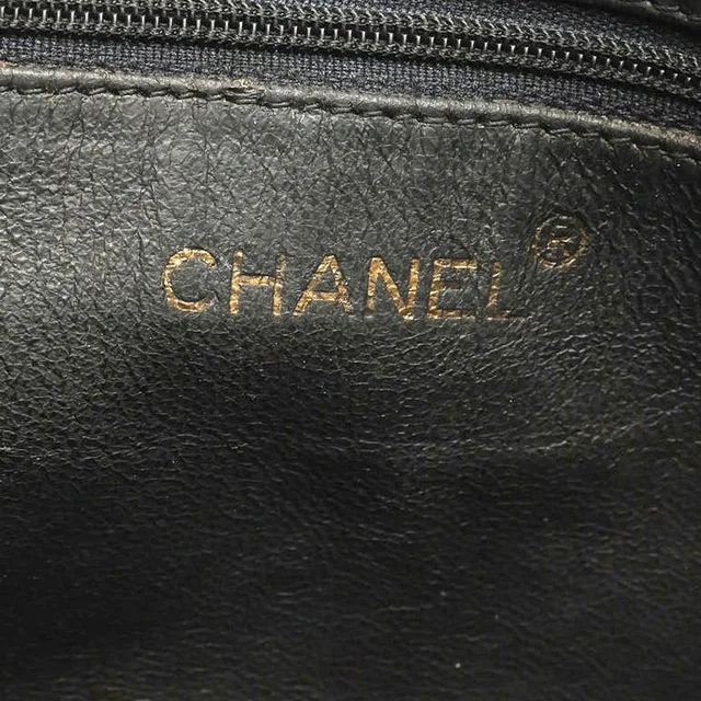 Chanel CC Tassel Camera Bag in Leather from A Retro Tale, photo 9 of 12