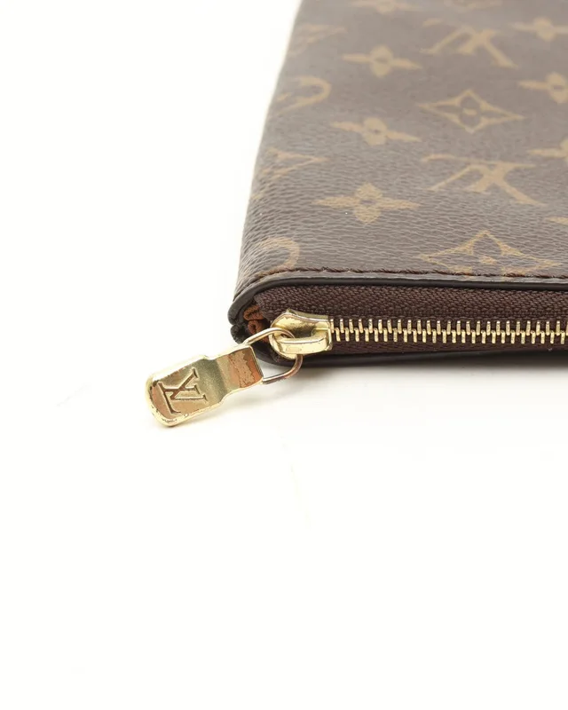 Louis Vuitton Monogram Laptop Case, size 16-Inch from A Retro Tale, photo 3 of 5