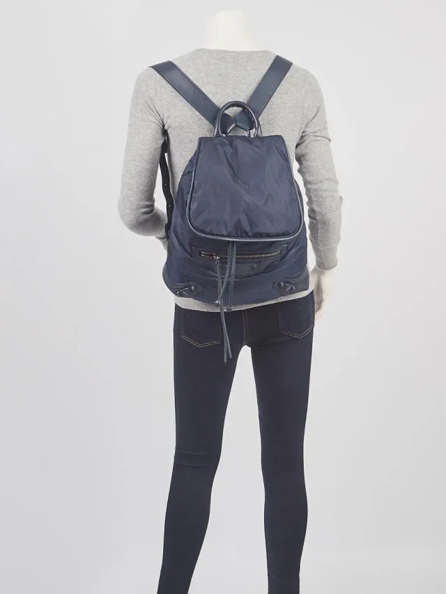 Balenciaga Navy Blue Nylon/Leather Classic Traveller Backpack Bag in Navy Nylon from Yoogis, photo 3 of 11