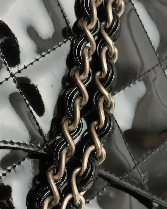 Chanel Classic Medium Single Flap Bag in Patent leather from A Retro Tale, photo 6 of 10