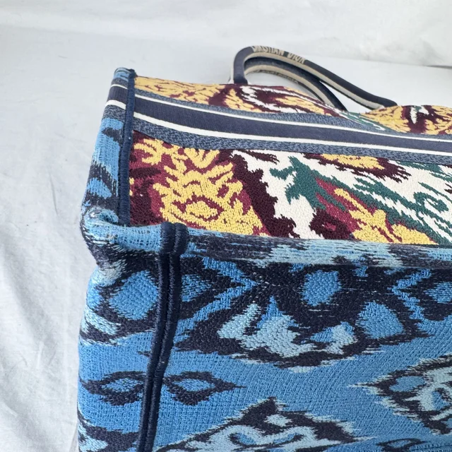 Dior Paisley Medium Book Tote Bag in Canvas, Embroidered, Fabric from Reowned, photo 10 of 12