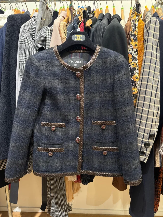Chanel navy blue tweed jacket in Navy Tweed from Luxury Promise