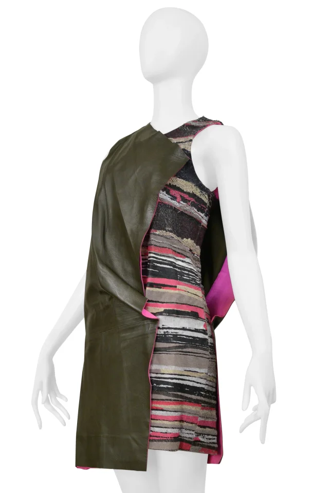 Balenciaga By Ghesquiere Army Green And Pink Leather Dress 2010 in Green Leather from Resurrection Vintage, photo 2 of 8