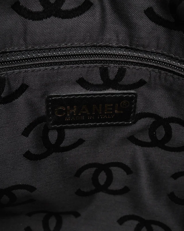 Chanel Box Quilted Fold Down Envelope Clutch Bag in Leather from A Retro Tale, photo 11 of 13
