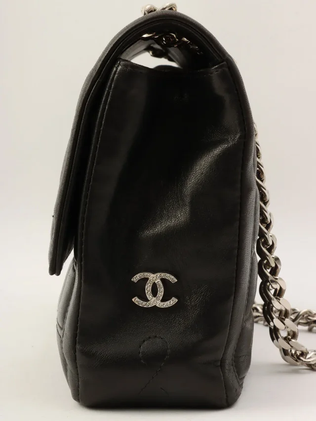 Chanel Around 2000 produced Chocolate Bar 2.55 CC Mark Chain Bag Black from VINTAGE QOO TOKYO, photo 4 of 17