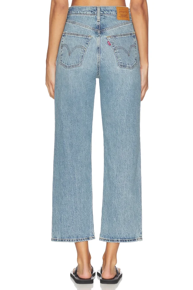 LEVI'S Ribcage Straight Ankle in Queen Mother, photo 4 of 6 from REVOLVE (Canada)