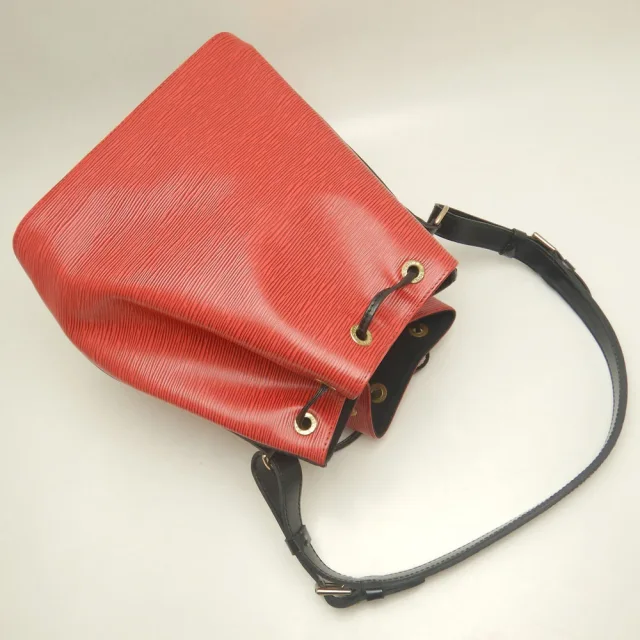 Louis Vuitton Petit Noe Epi Leather Shoulder Bag in Red Leather from LuxUness, photo 2 of 8