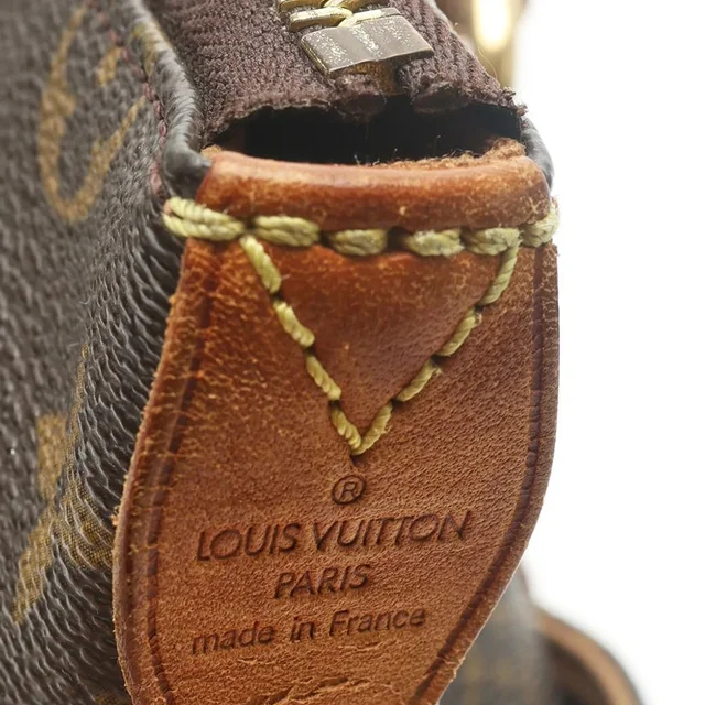 Louis Vuitton Monogram Totally MM Tote Bag in Coated canvas from A Retro Tale, photo 7 of 10