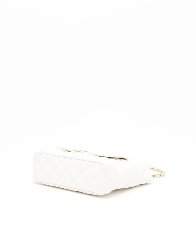 Chanel Caviar Medium Wavy CC Bag in Caviar leather from A Retro Tale, photo 4 of 13