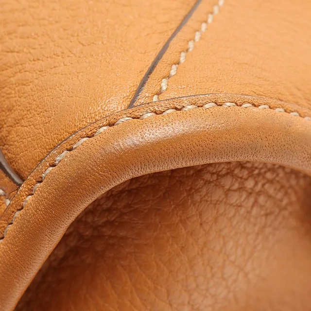 Prada Vitello Daino Zip Tote Bag in Leather from A Retro Tale, photo 7 of 9