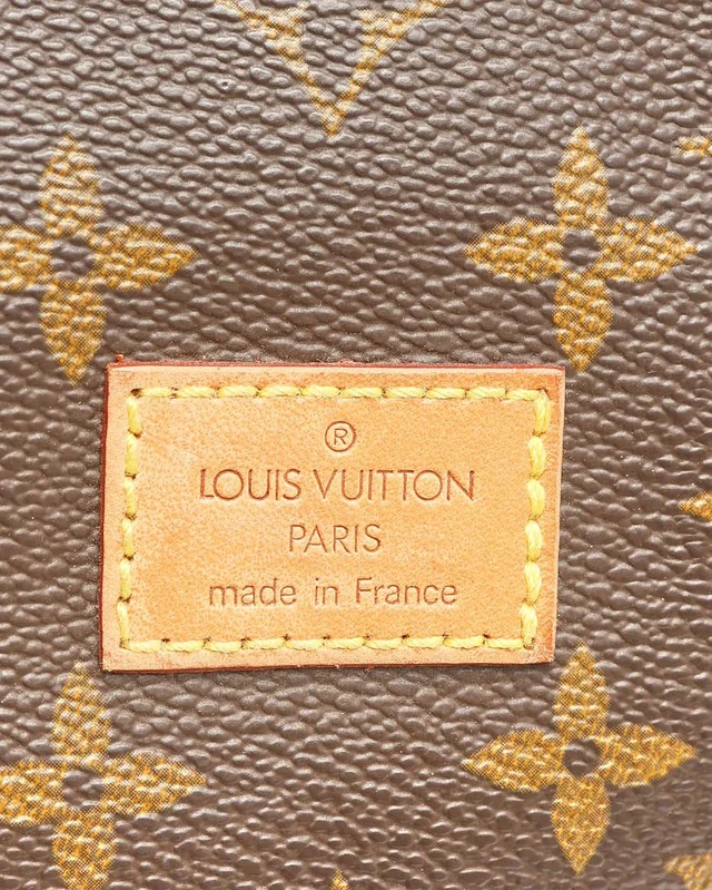 Louis Vuitton Monogram Saumur 30 Bag in Coated canvas from A Retro Tale, photo 6 of 10