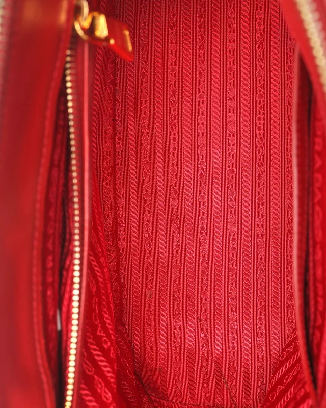Prada Small Saffiano Galleria Bag in Saffiano leather from A Retro Tale, photo 8 of 9