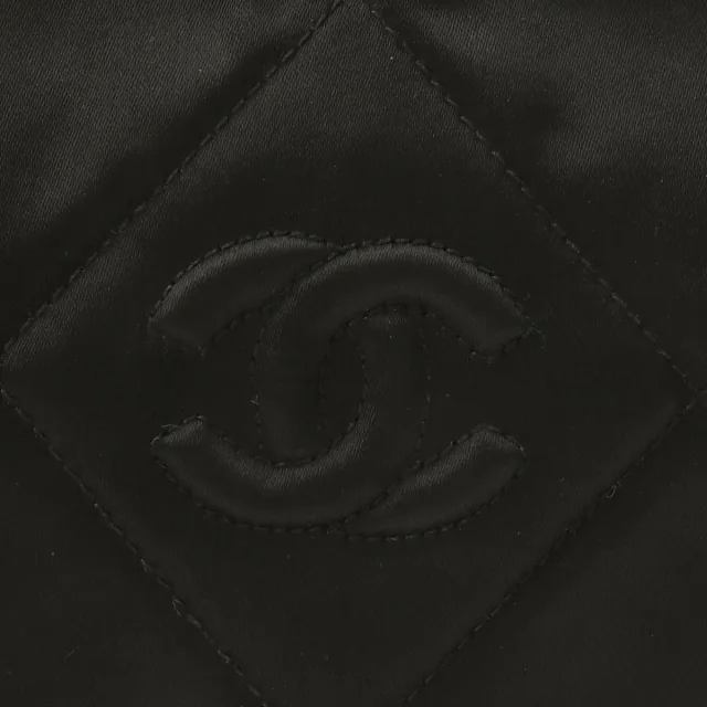 Chanel Vintage Silk Satin CC Mark Stitch Tassel Chain Shoulder Bag Black from around 1985-1990 in Black Satin from VINTAGE QOO TOKYO, photo 7 of 11
