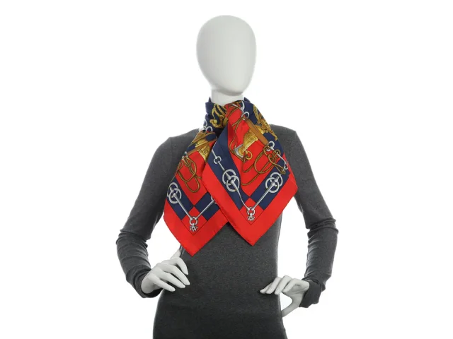 Hermès Vintage Cliquetis Silk Scarf 90cm in Silk from Ann's Fabulous Finds, photo 5 of 5