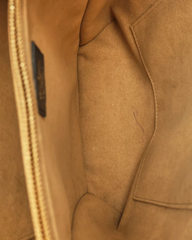 Louis Vuitton Volta Taurillon Bag in Leather from A Retro Tale, photo 7 of 8