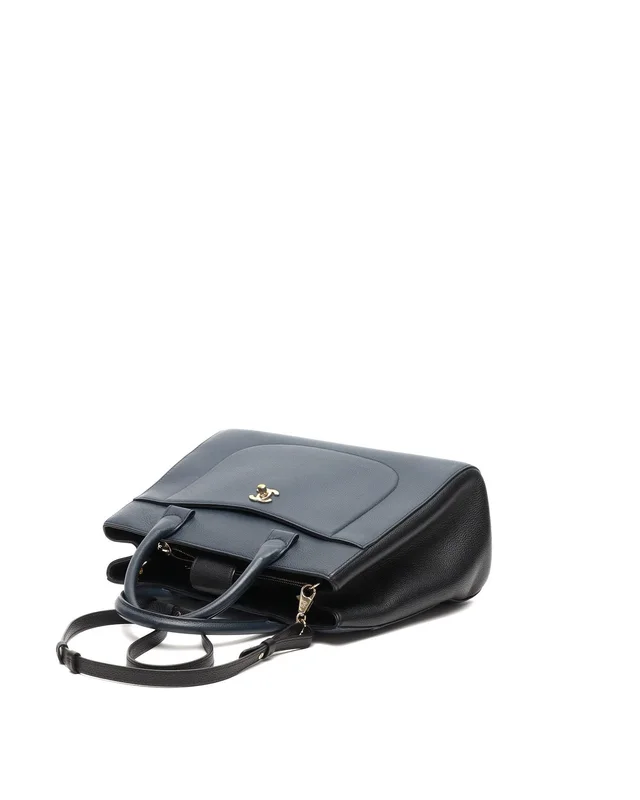 Chanel Caviar Neo Executive Bag in Caviar leather from A Retro Tale, photo 5 of 12