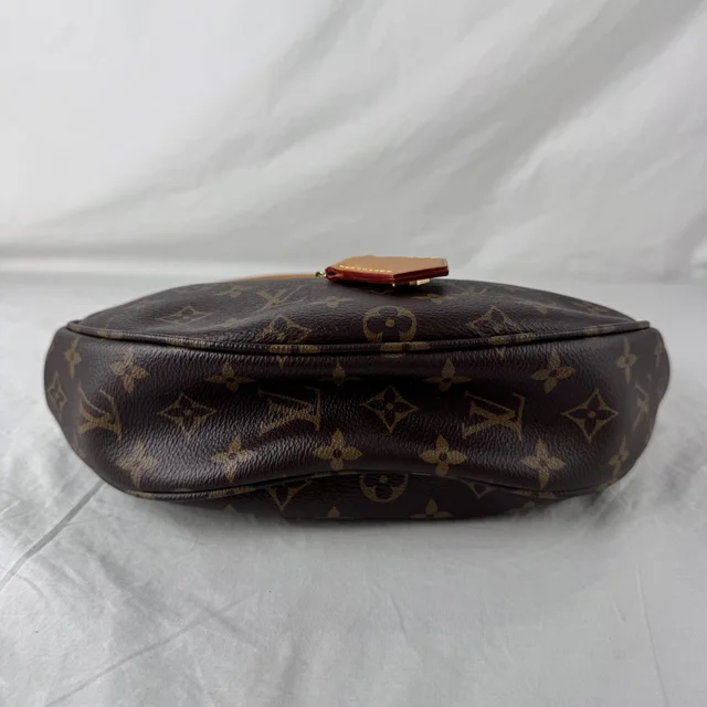 Louis Vuitton Looping Bag in Canvas, coated canvas, Leather, Metal from Reowned, photo 3 of 10
