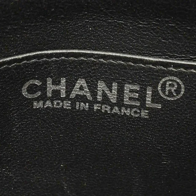 Chanel Classic Medium Single Flap Bag in Patent leather from A Retro Tale, photo 8 of 10