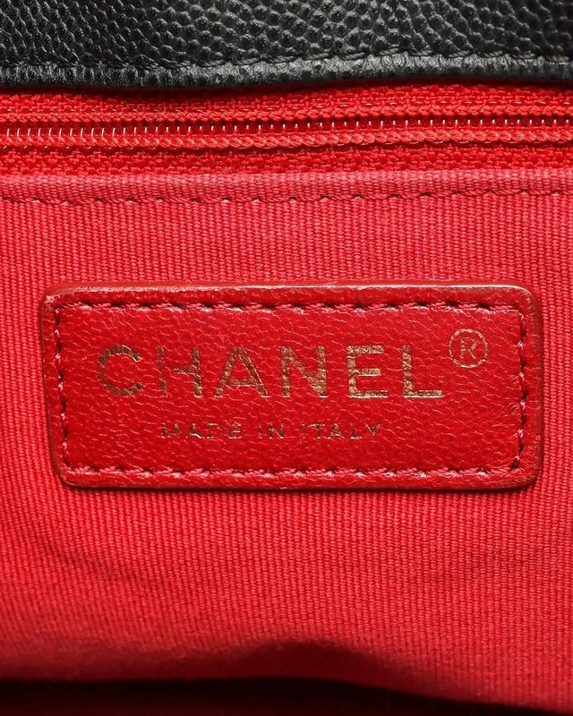 Chanel Caviar Large Wavy CC Bag in Caviar leather from A Retro Tale, photo 6 of 9