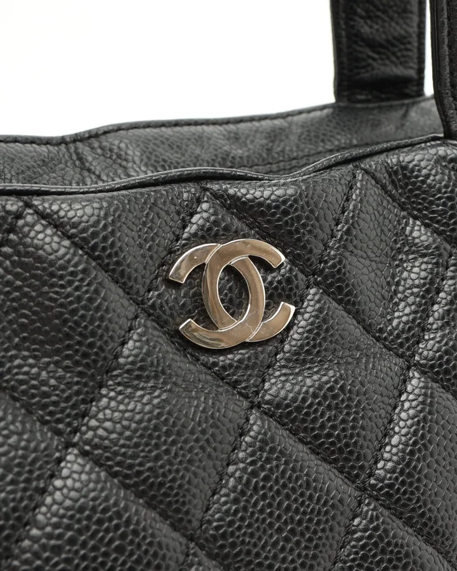 Chanel Vintage Caviar CC Zip Around Bowler Bag in Caviar leather from A Retro Tale, photo 6 of 11