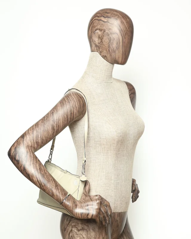 Loewe Puzzle Shoulder Bag in Leather from A Retro Tale, photo 9 of 9