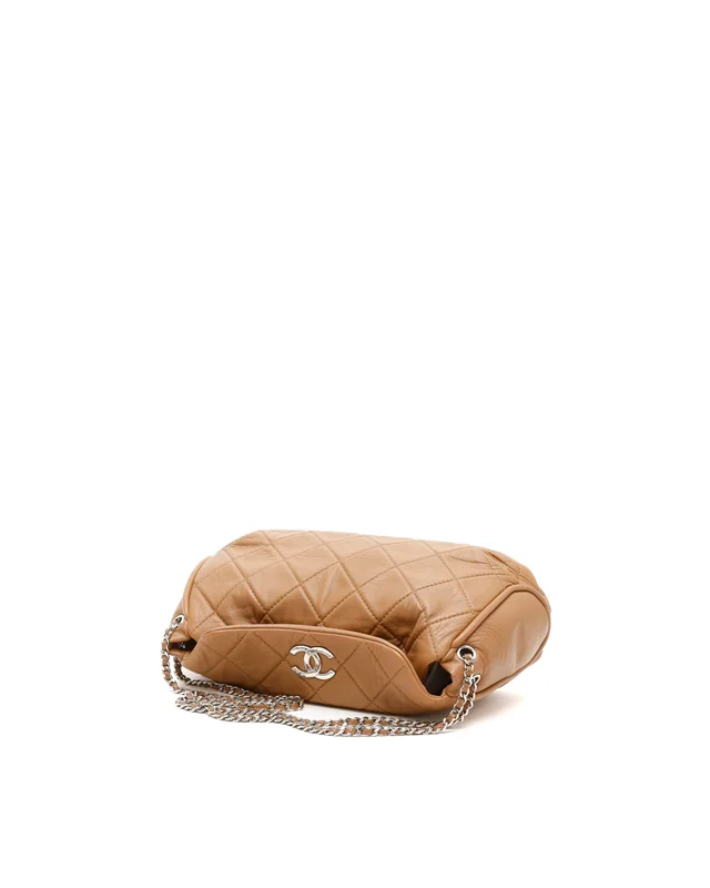 Chanel Stitch It Fold Over Shoulder Bag in Leather from A Retro Tale, photo 4 of 10