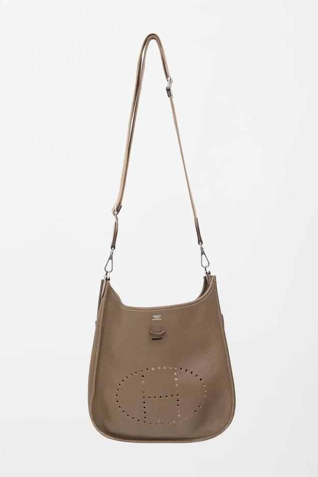 Hermès 2012 Etoupe Clemence Evelyne III PM Bag in Taupe Clemence leather from VSP Consignment